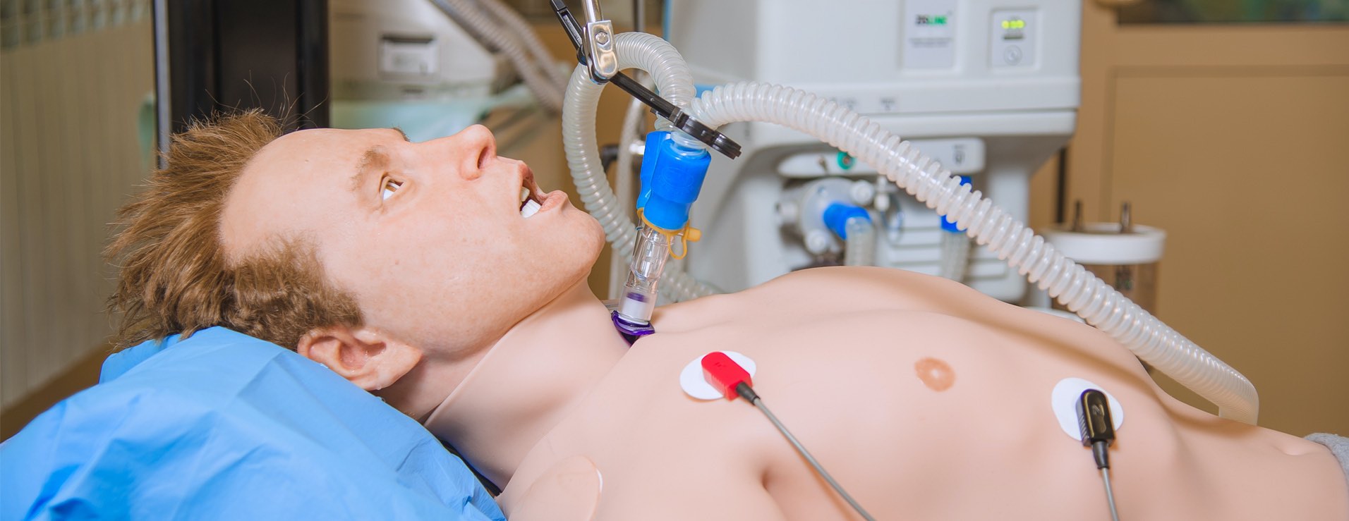 Patient Simulators: From CPR Dummies to Mixed Reality High-Fidelity Robots